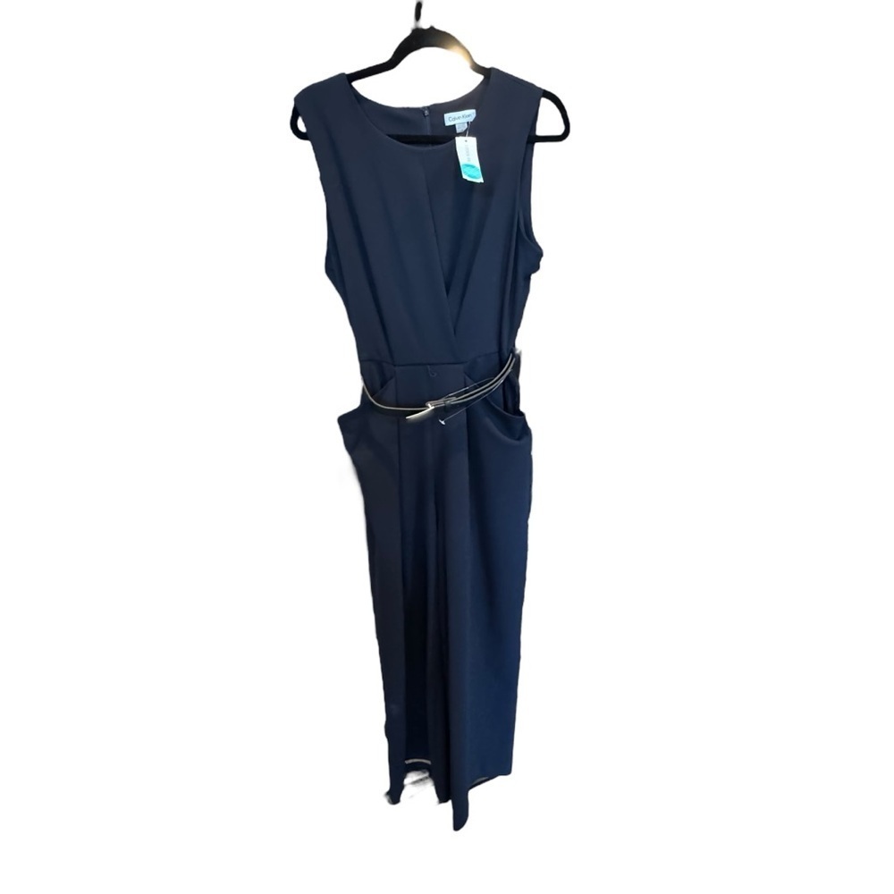Elegant Navy Blue Sleeveless Dress